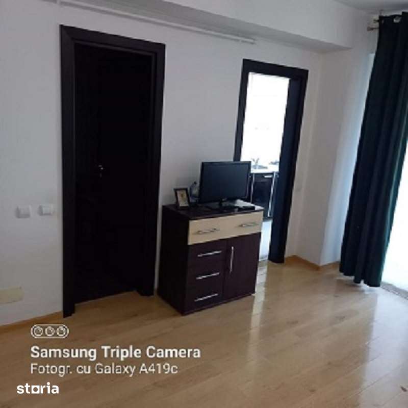 Particular vand garsoniera 36mp str Lacul Mare 12-14 , sector 5 — fotografia 1