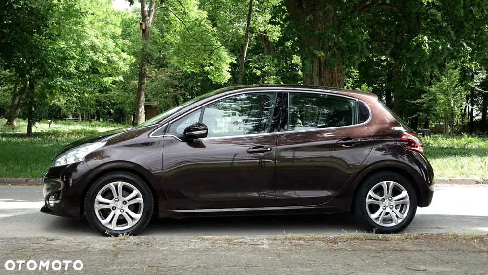 Peugeot 208 120 VTI Allure - 29