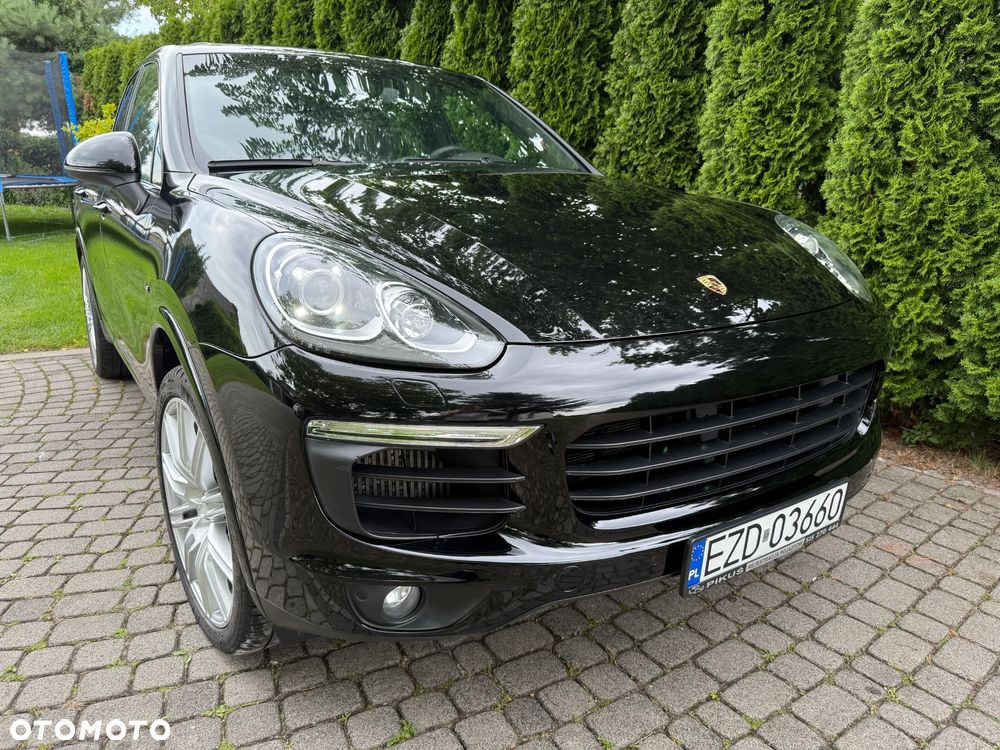 Porsche Cayenne - 1