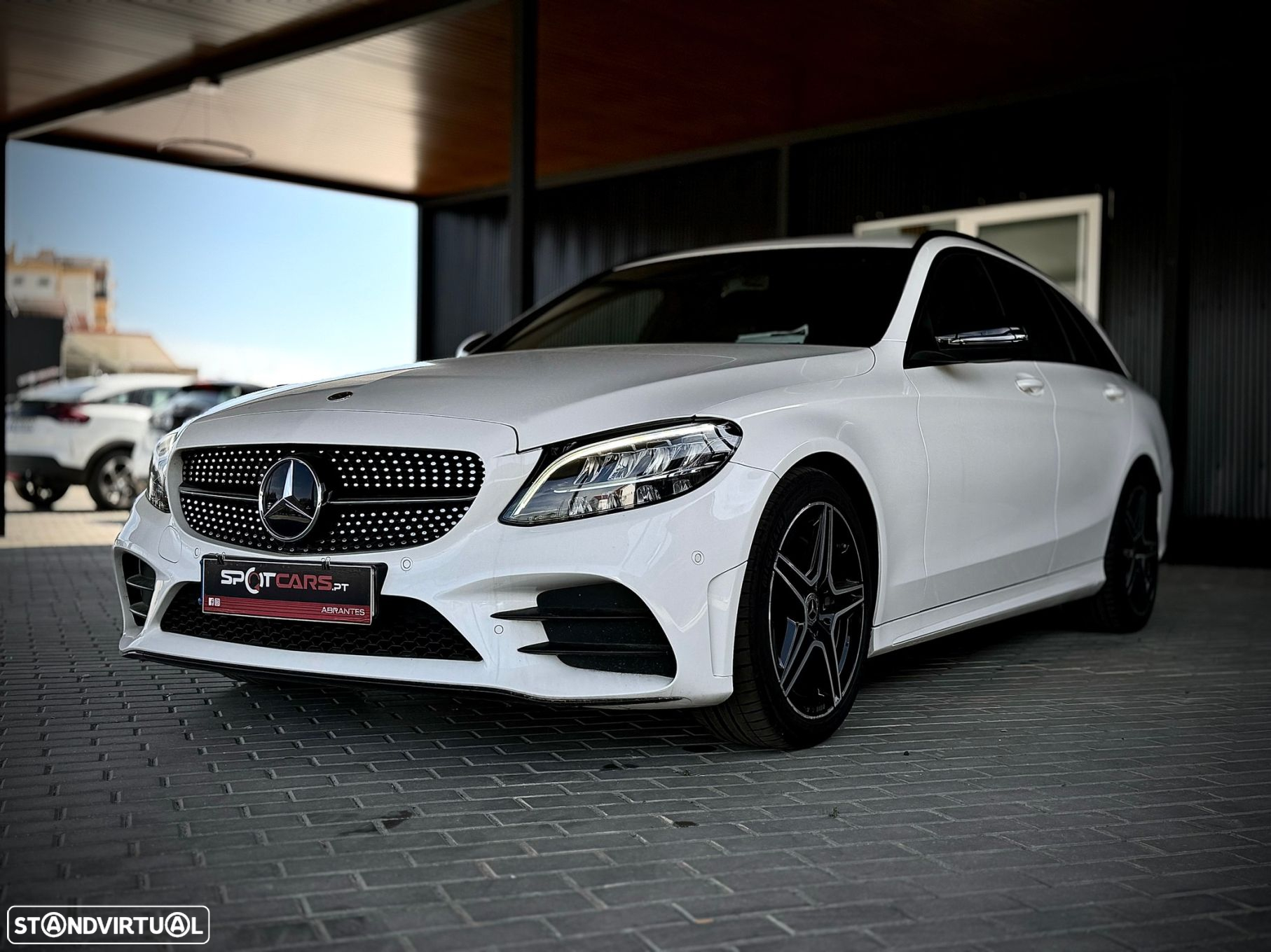 Mercedes-Benz C 220 d AMG Line - 4