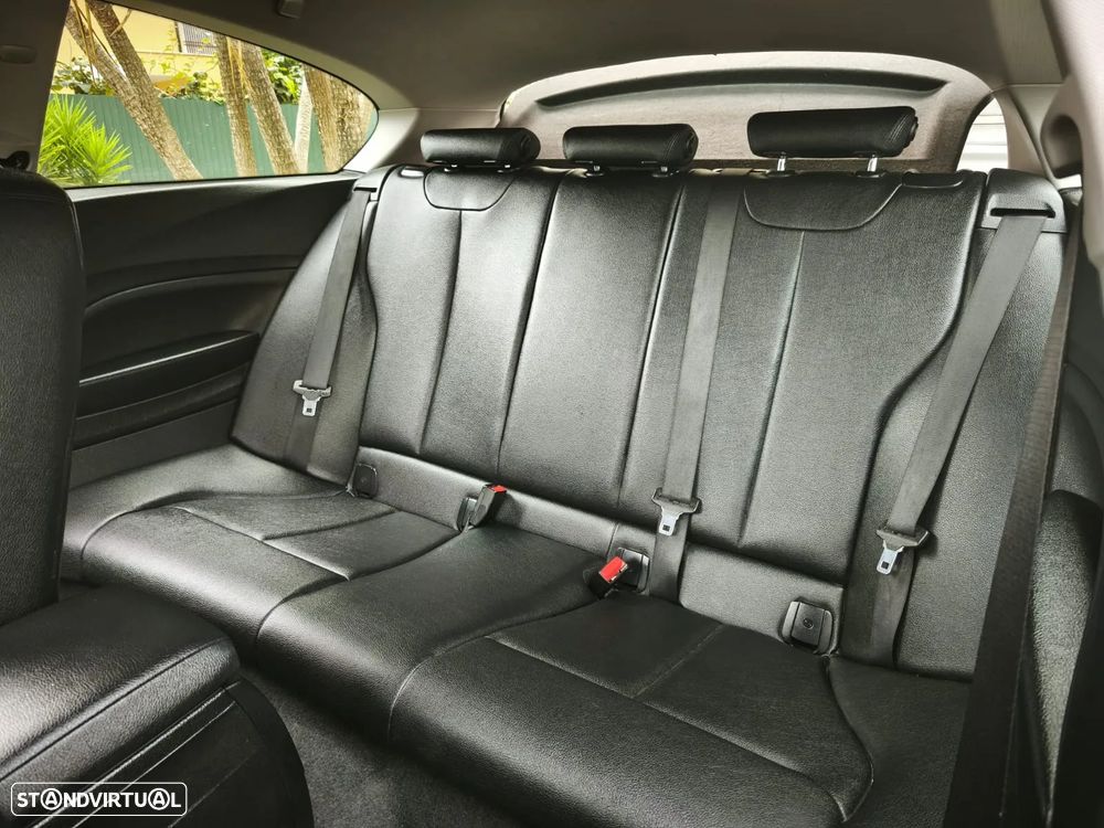 BMW 116 d EfficientDynamics Edition Urban Line - 11