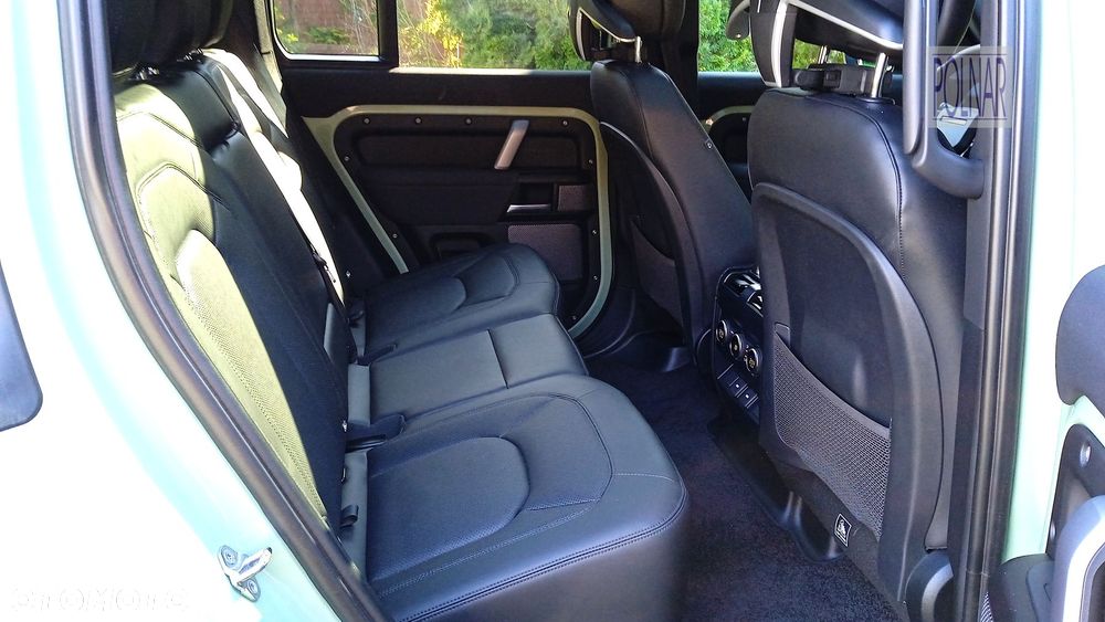 Land Rover Defender 3.0 P400 mHEV 75th Limited Edition - 12