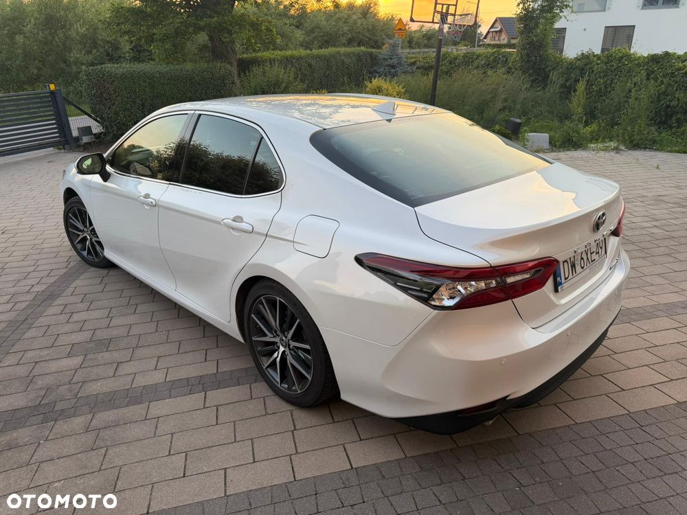 Toyota Camry 2.5 Hybrid Executive CVT - 27