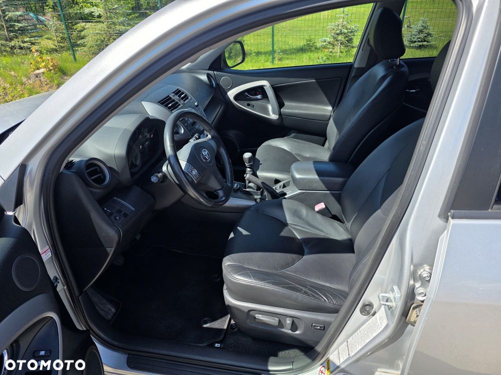 Toyota RAV4 2.2 D-4D Sol 180 - 9