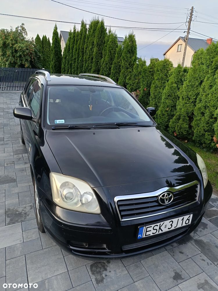 Toyota Avensis 2.2 D-4D Sol - 2