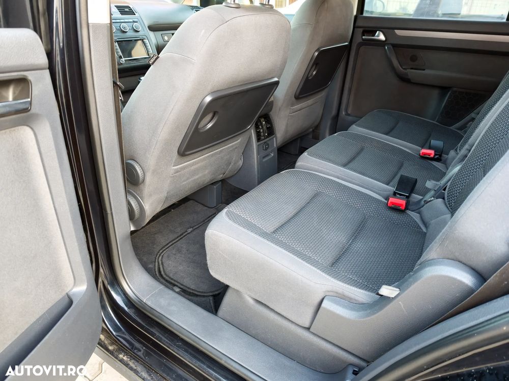 Volkswagen Touran 1.6 TDI BlueMotion Technology Highline - 28