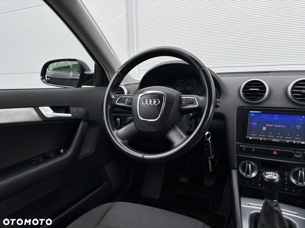 Audi A3 Sportback 1.4 TFSI Ambiente - 25