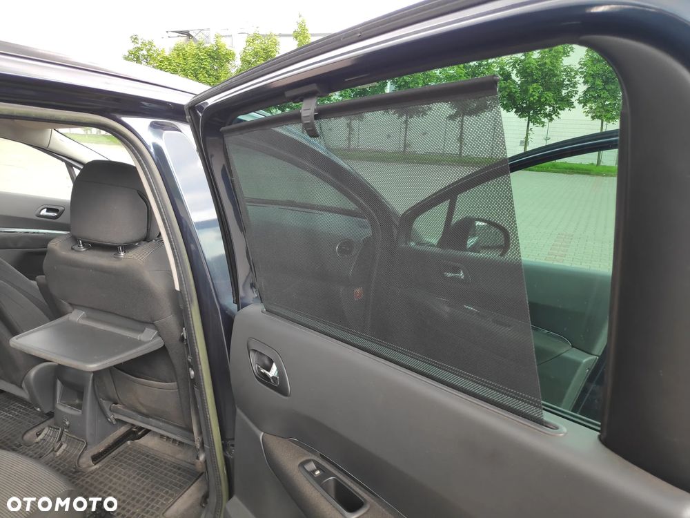 Peugeot 5008 1.6 THP Family - 20