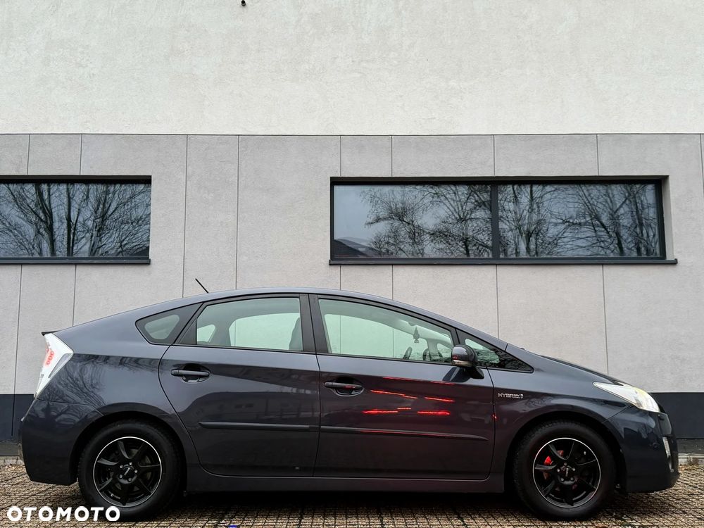 Toyota Prius (Hybrid) Executive - 5