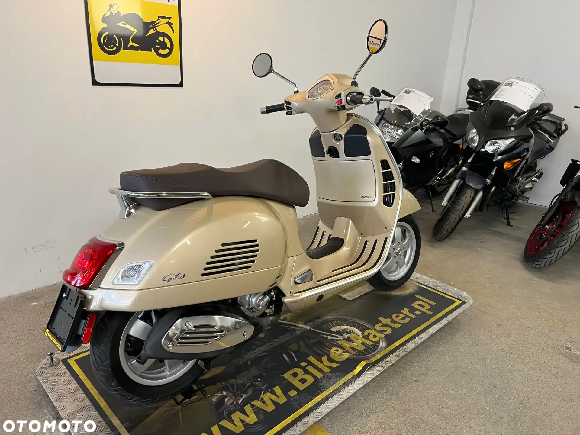 Vespa GTS - 5