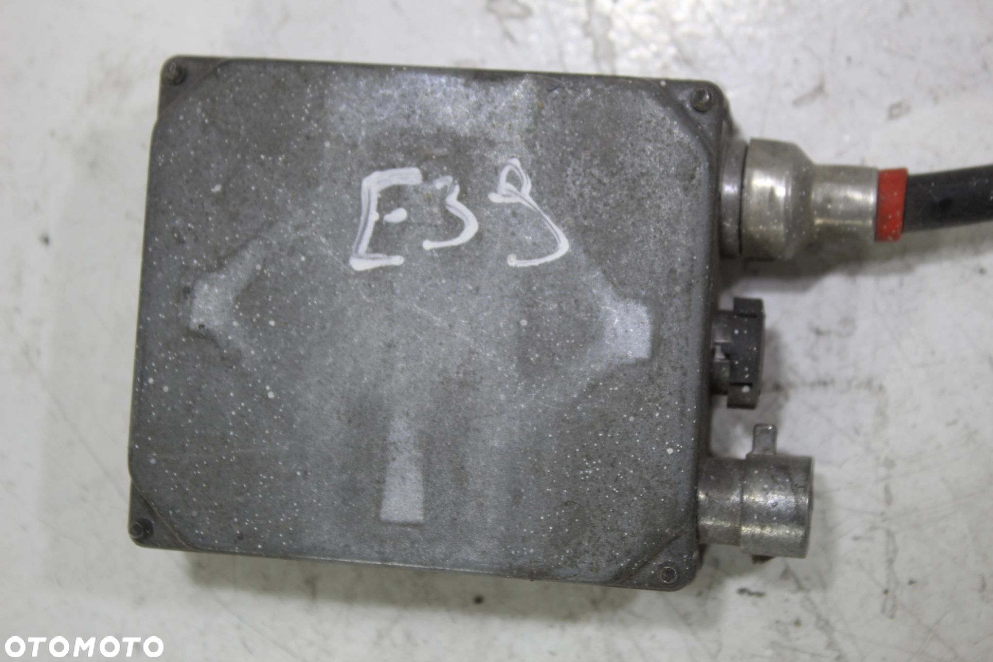 PRZETWORNICA XENON BMW E39 5DV 007760-29 - 2
