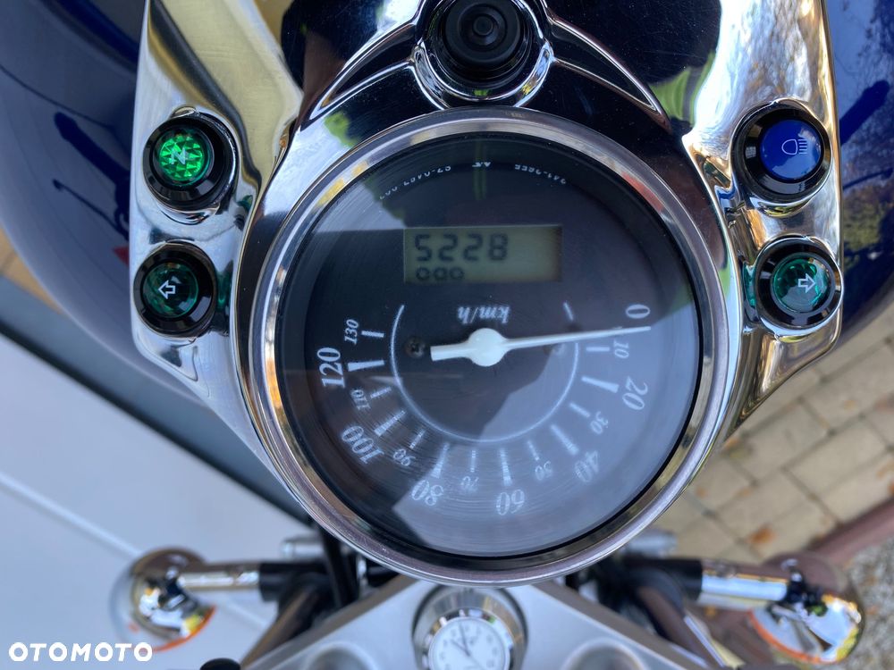 Suzuki Intruder - 28