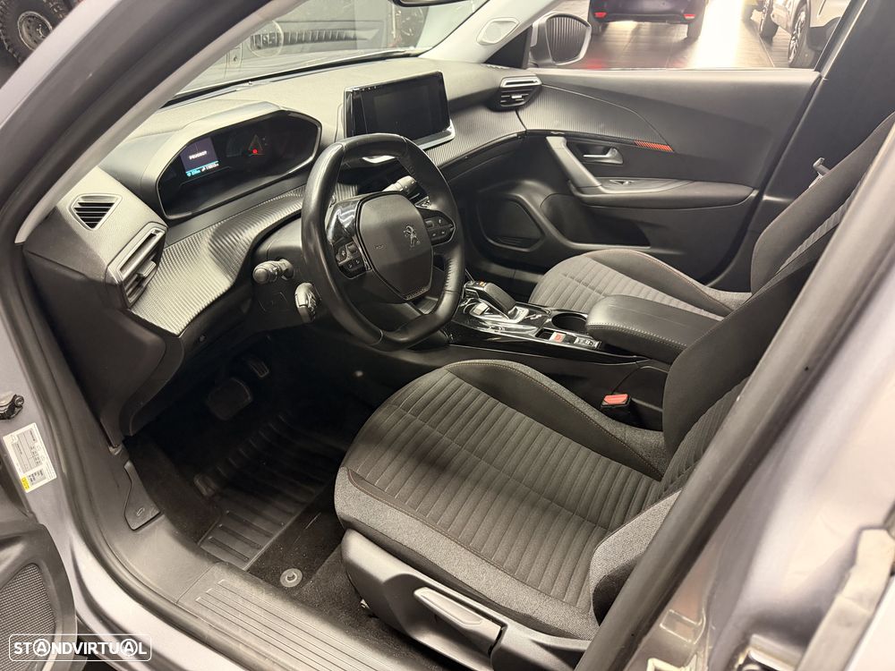 Peugeot e-2008 - 13
