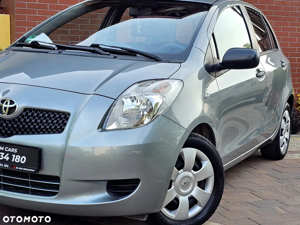 Toyota Yaris 1.3 VVT-i Sol - 3