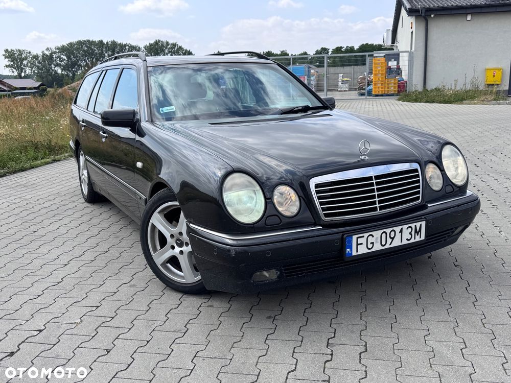 Mercedes-Benz Klasa E 320 T Avantgarde - 1