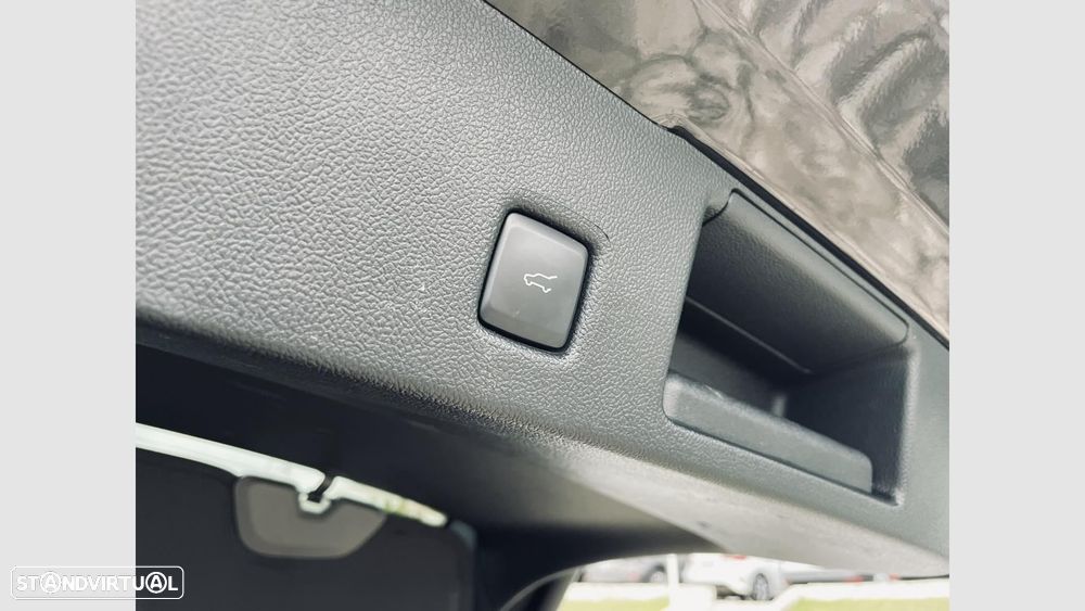 Ford Kuga 2.5 PHEV ST-Line X - 23