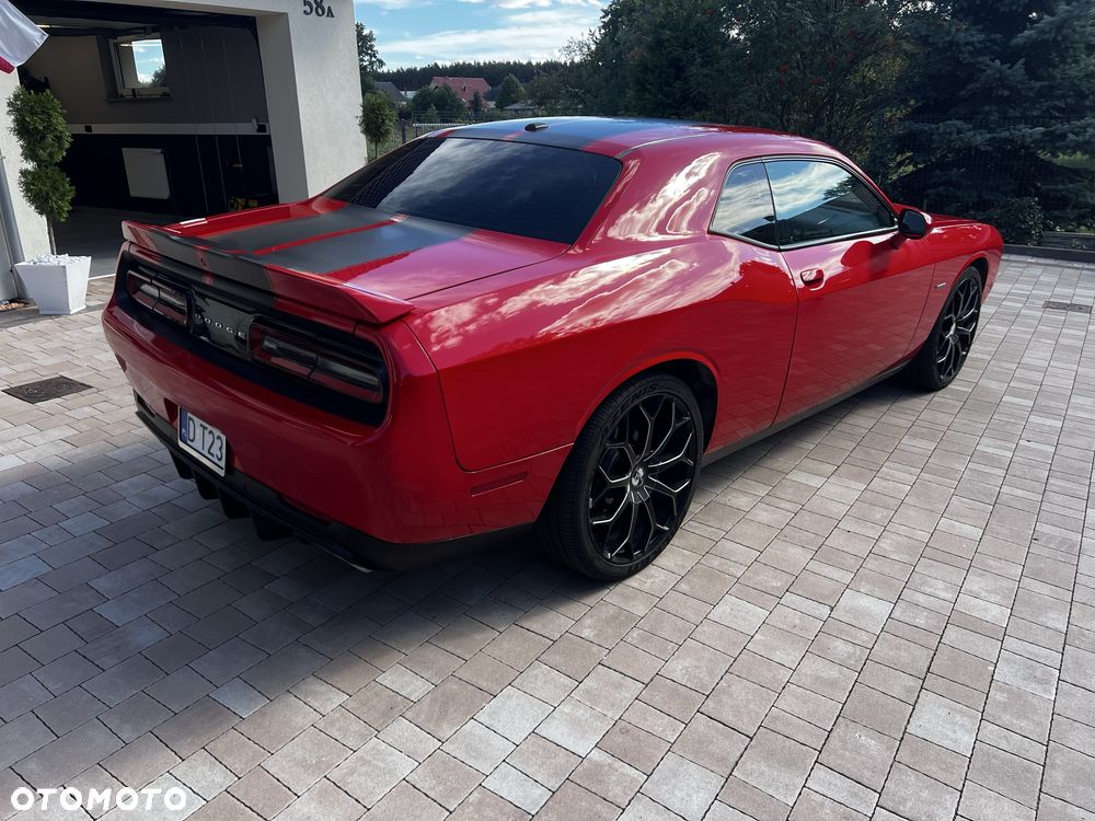 Dodge Challenger - 4