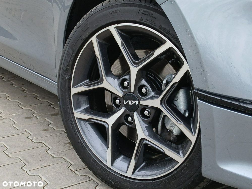 Kia Ceed - 12