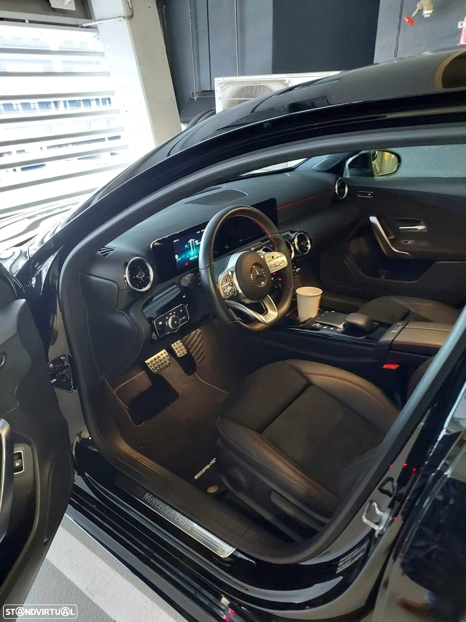 Mercedes-Benz A 250 Limousine e AMG Line - 14