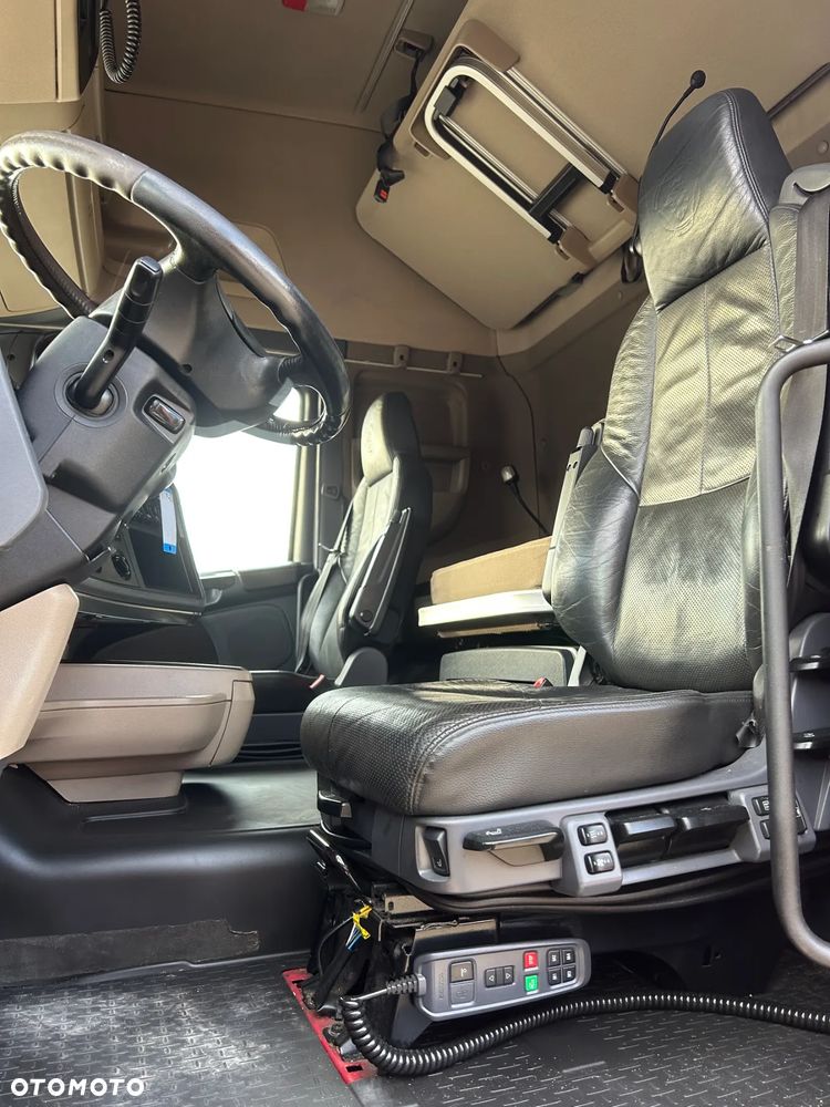 Scania R450 RETARDER / SKÓRY / NAVI / AUTOMAT / POLSKI SALON / ZBIORNIKI PALIWA 1500 L / LAMPY LED / FULL SPOJLERY / TYŁ 4 PODUSZKI / BARDZO ŁADNA SCANIA 2015 ROK !! - 20