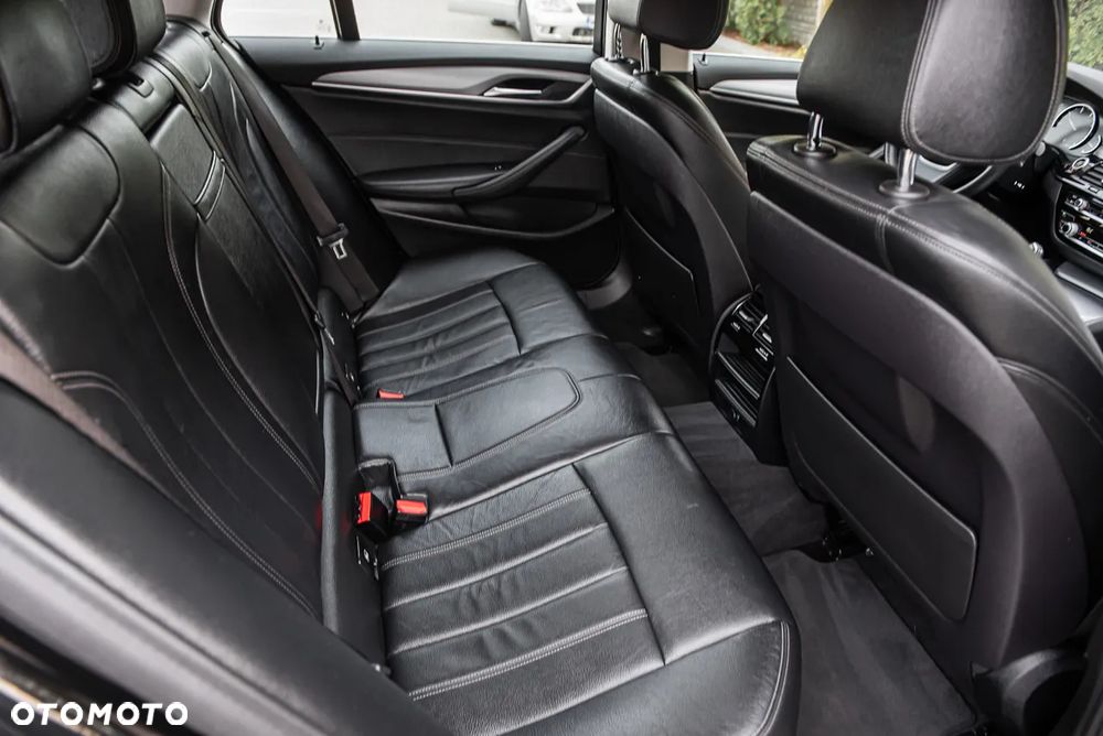BMW Seria 5 520d Luxury Line - 33