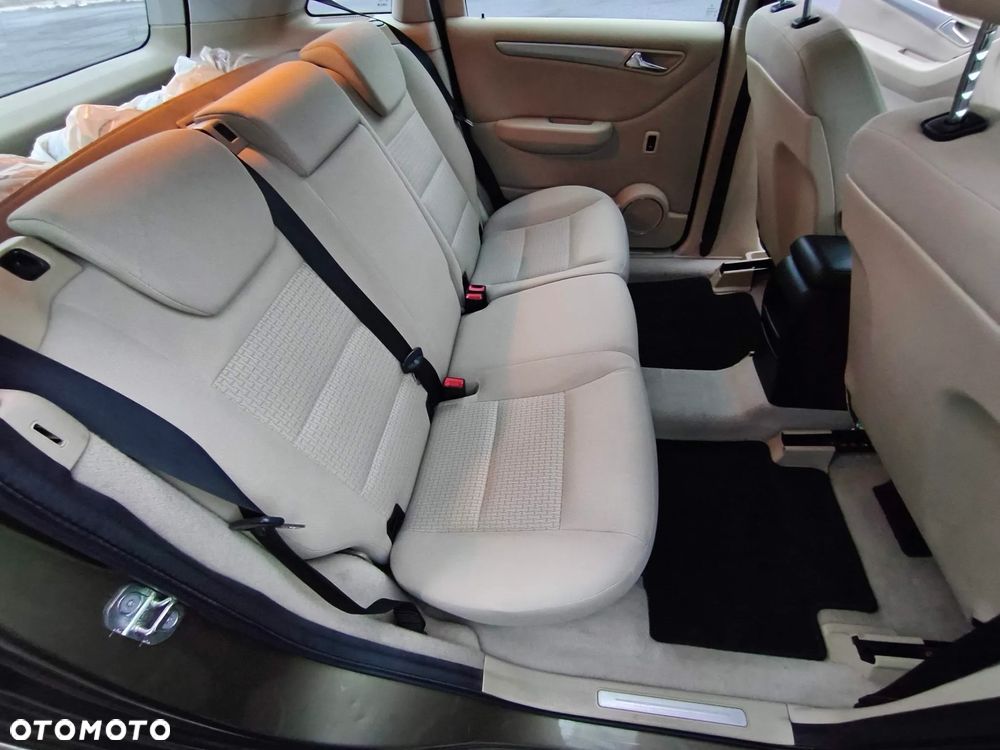 Mercedes-Benz Klasa B 180 CDI Special Edition - 18