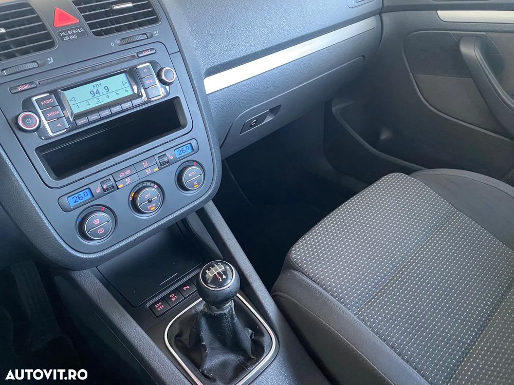 Volkswagen Golf - 18