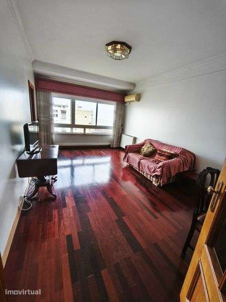 Apartamento T3 na calçada das Lajes, 61 - Grande imagem: 2/12