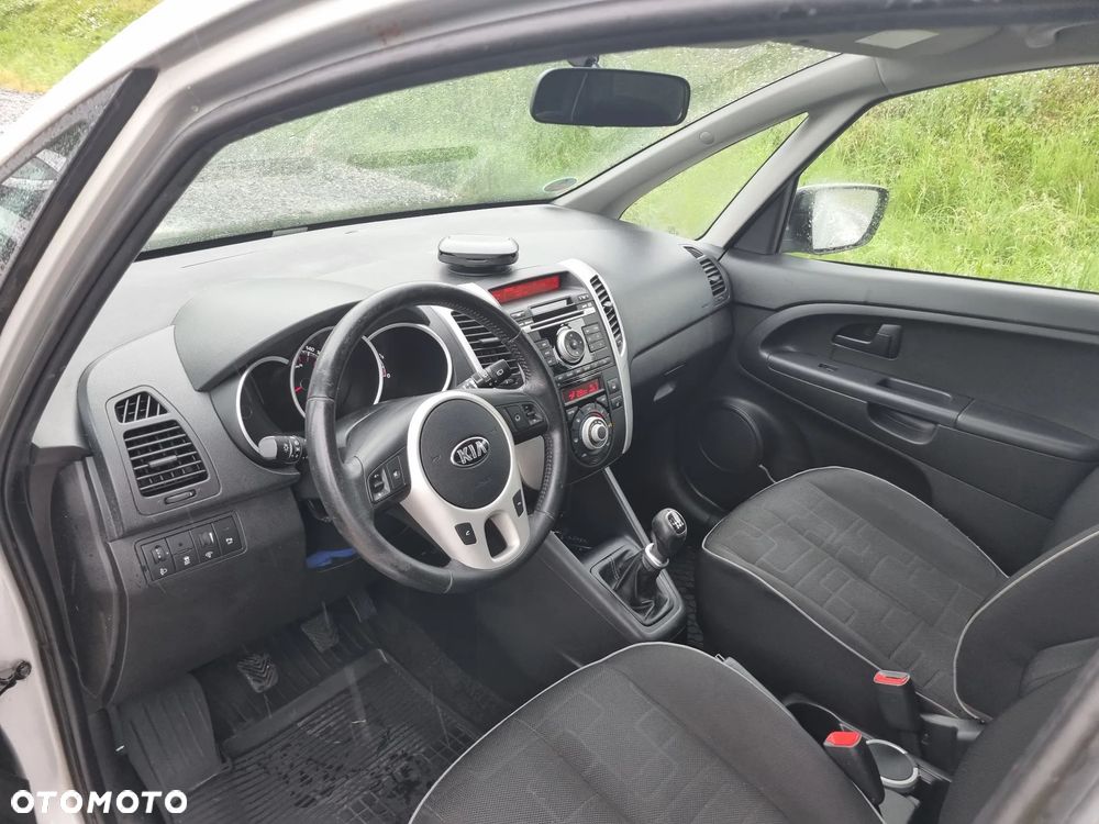 Kia Venga 1.6 CRDi 128 Dream Team Edition - 16