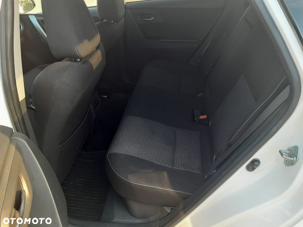 Toyota Auris - 13