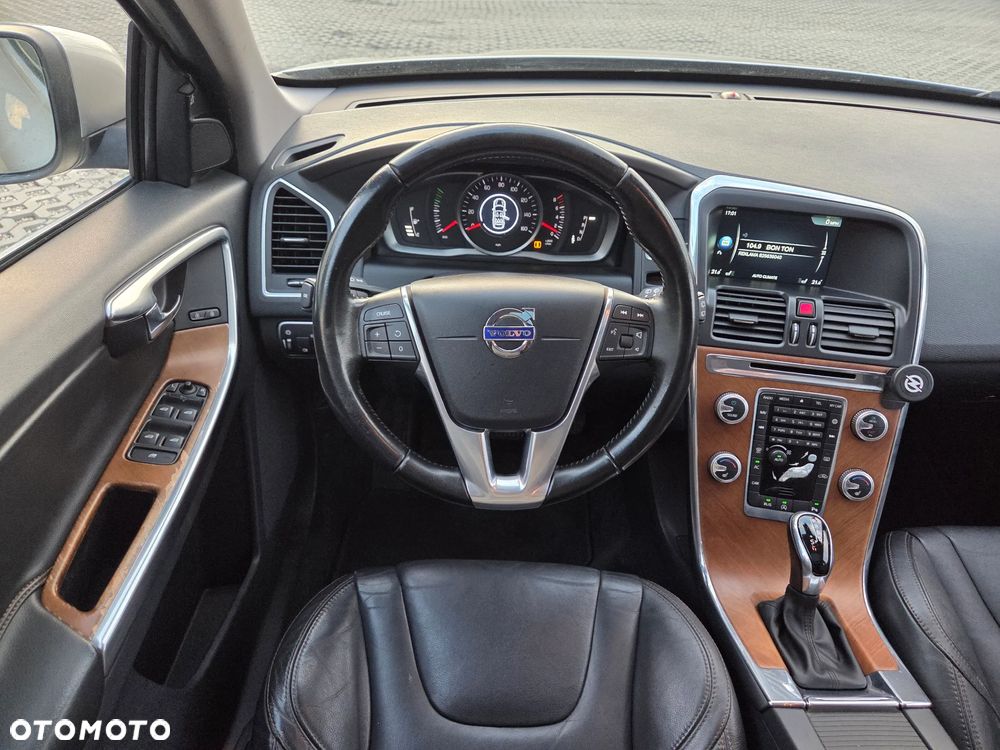 Volvo XC 60 T5 AWD Geartronic Momentum - 9