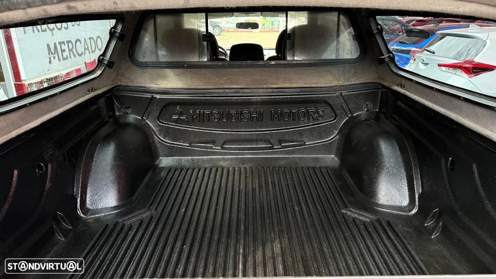 Mitsubishi L200 2.5 DI-D CD Invite CC 4WD - 14