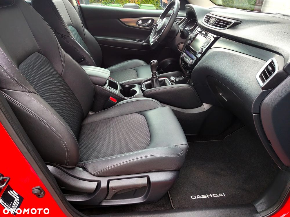 Nissan Qashqai 1.7 dCi TEKNA - 37