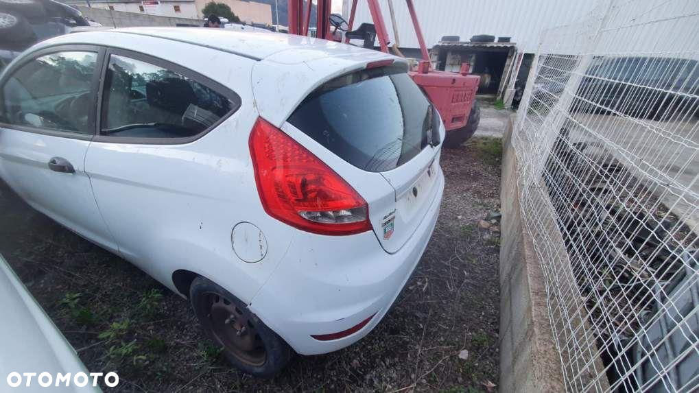 FORD FIESTA MK7 ZDERZAK TYLNY - 2