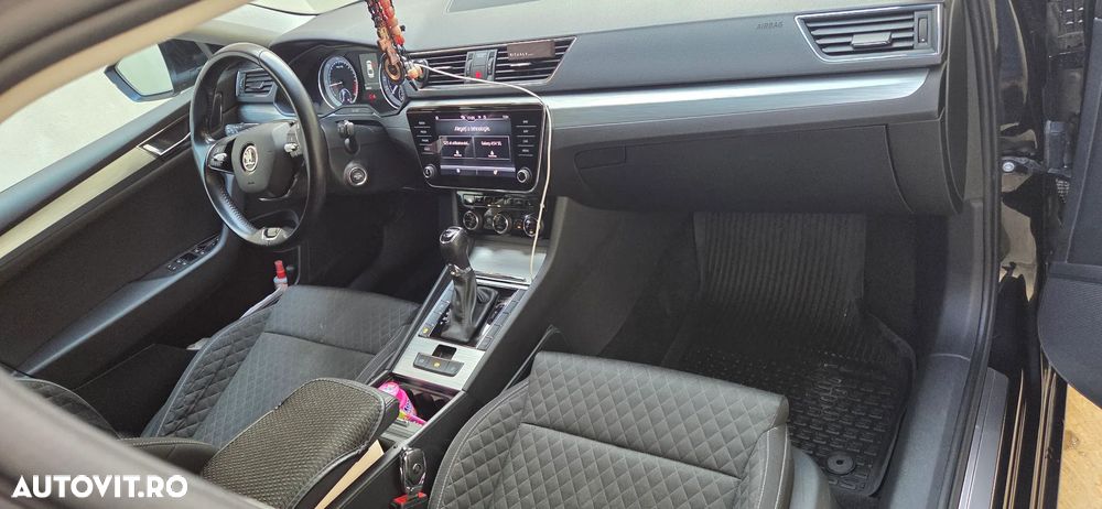 Skoda Superb 2020 photo 5