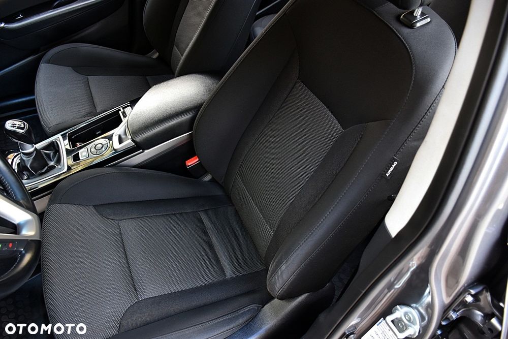 Hyundai i40 i40cw 1.7 CRDi Fifa World Cup Edition - 33