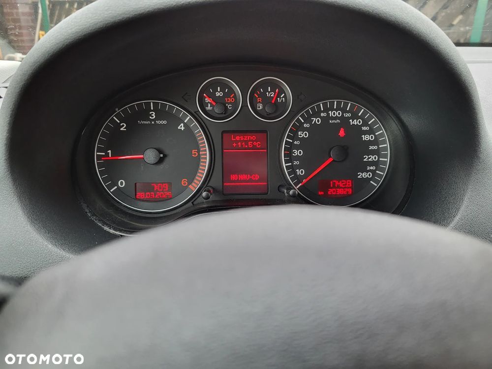 Audi A3 Sportback 2.0 TDI DPF Ambition - 27