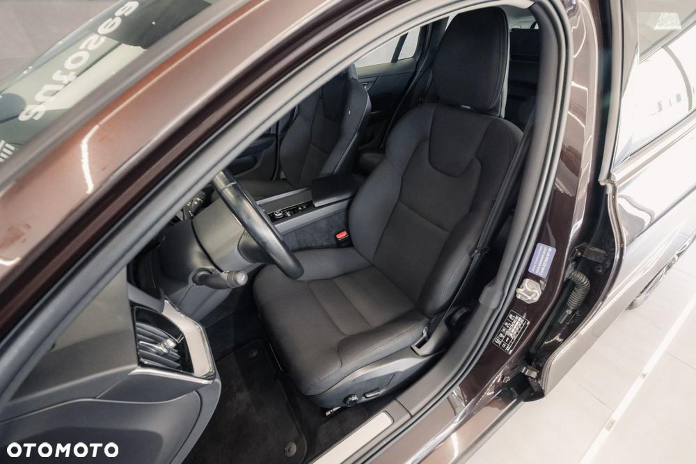 Volvo V60 B4 D Momentum Pro - 13