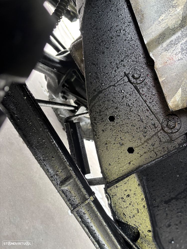 Land Rover Defender 90 2.5 TD5 Metal Top - 8