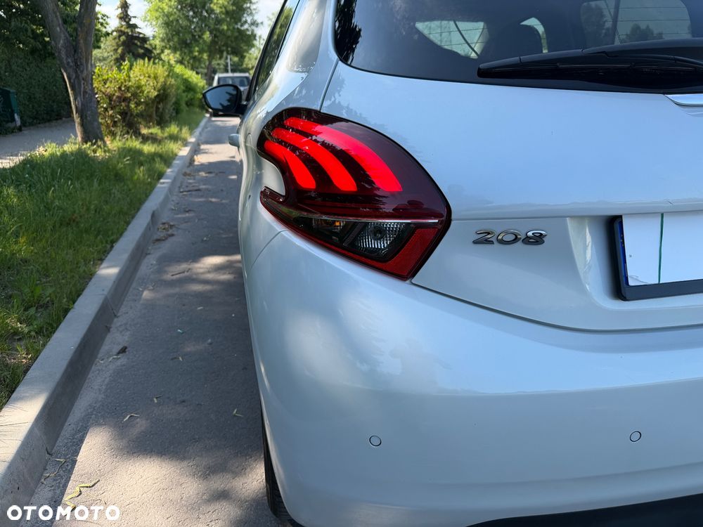 Peugeot 208 - 17