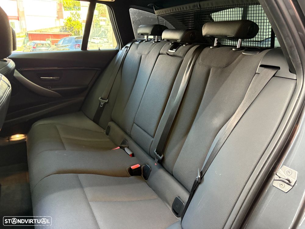 BMW 320 d Touring Sport-Aut. Efficient Dynamics Edition - 40
