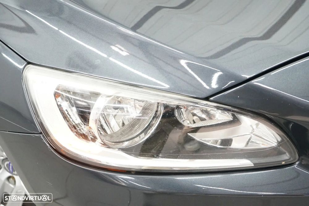 Volvo V60 2.4 D6 Momentum AWD Phev - 9