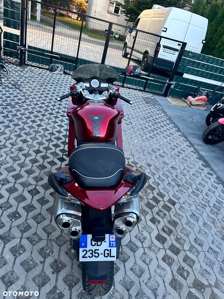 Honda VFR - 9