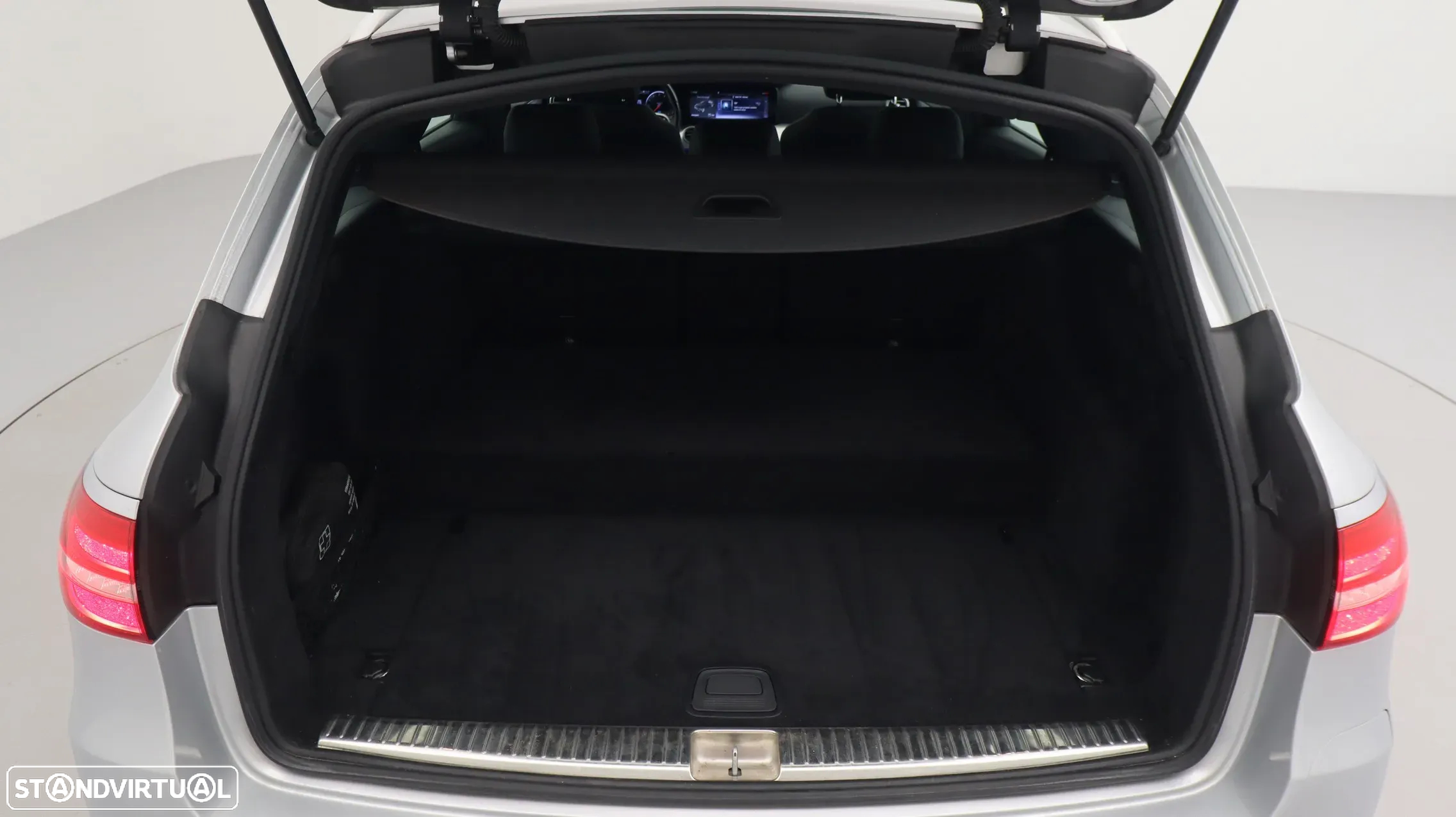 Mercedes-Benz E 300 de Avantgarde - 29