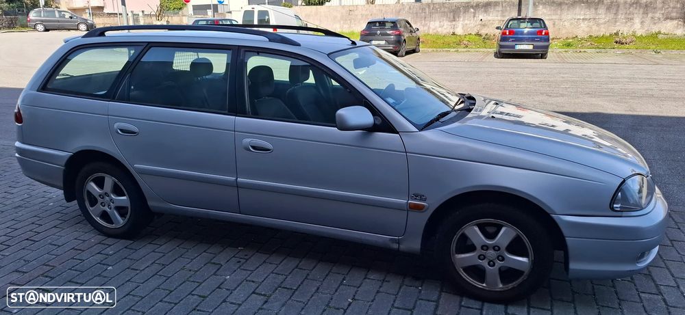 Toyota Avensis SW 2.0 D4D Terra - 18