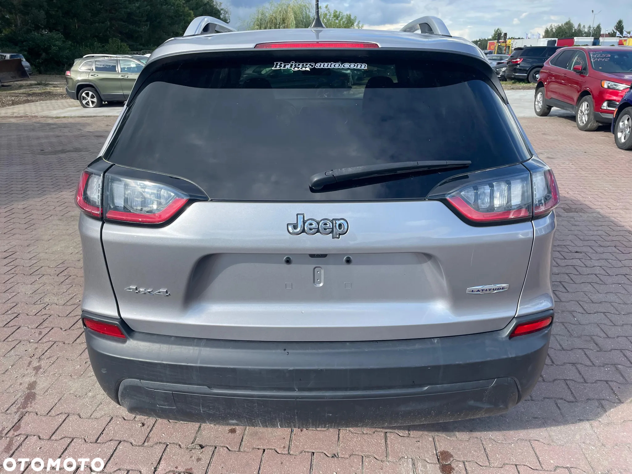 Jeep Cherokee - 9