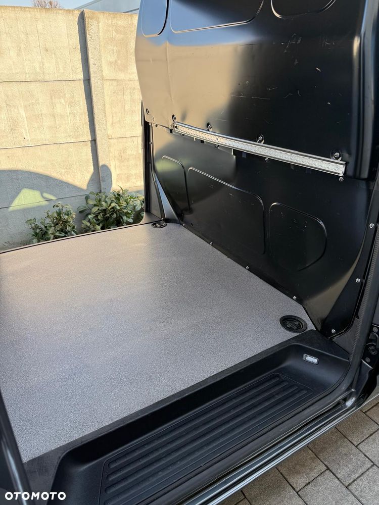 Volkswagen Transporter  T6.1 - 15