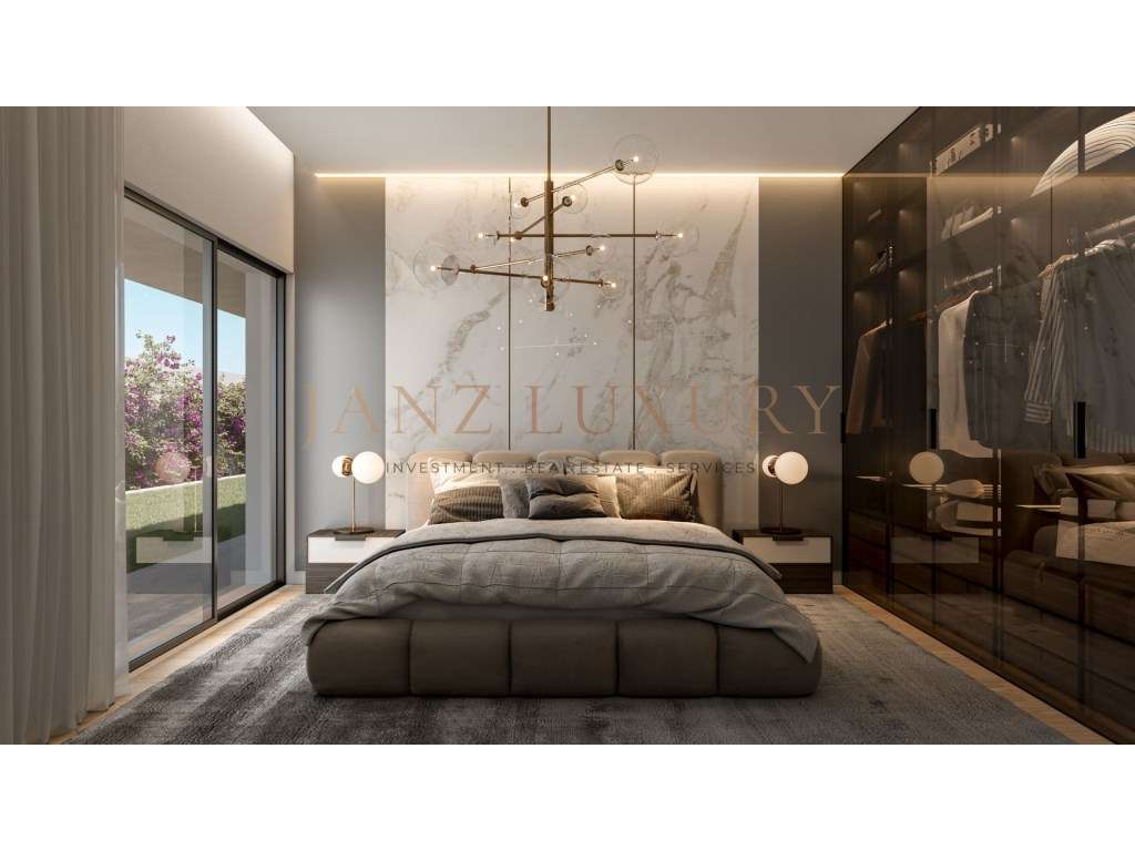 Apartamento T3 com Jardim de 406m² e Piscina Privativa Estoril - Grande imagem: 3/7