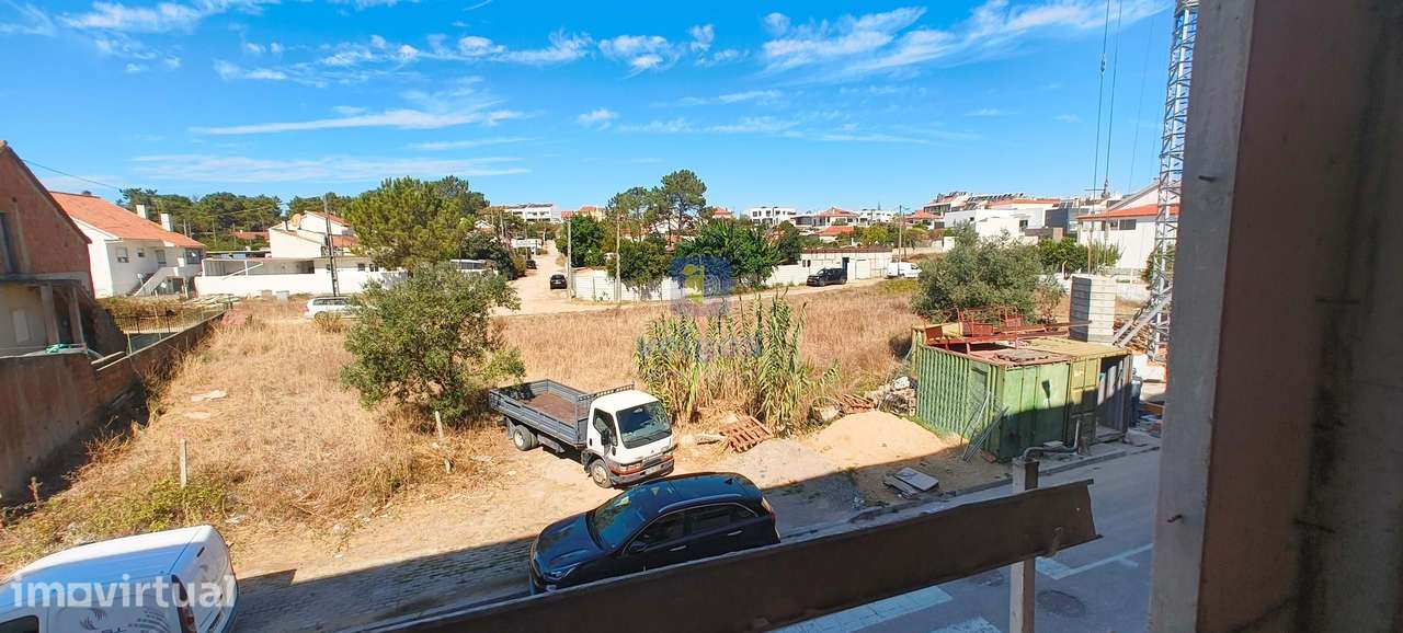 T2 Duplex com Varandas e Garagem em Vale Milhaços - Grande imagem: 4/20