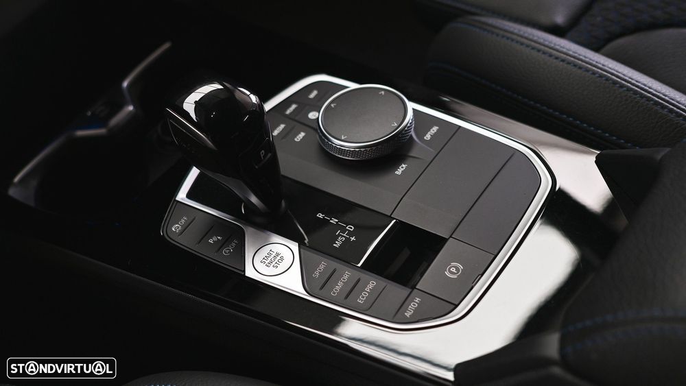 BMW 116 d Pack Desportivo M Auto - 35